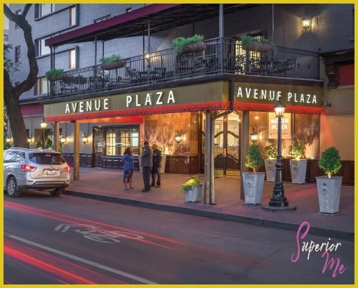 Avenue Plaza